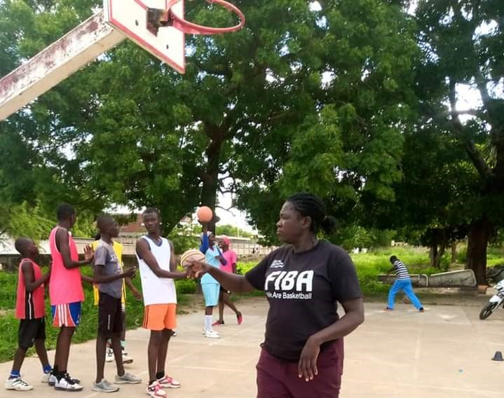 Ngodjo Rokounal Célestine, serait la première femme entraineur de basketball au Tchad