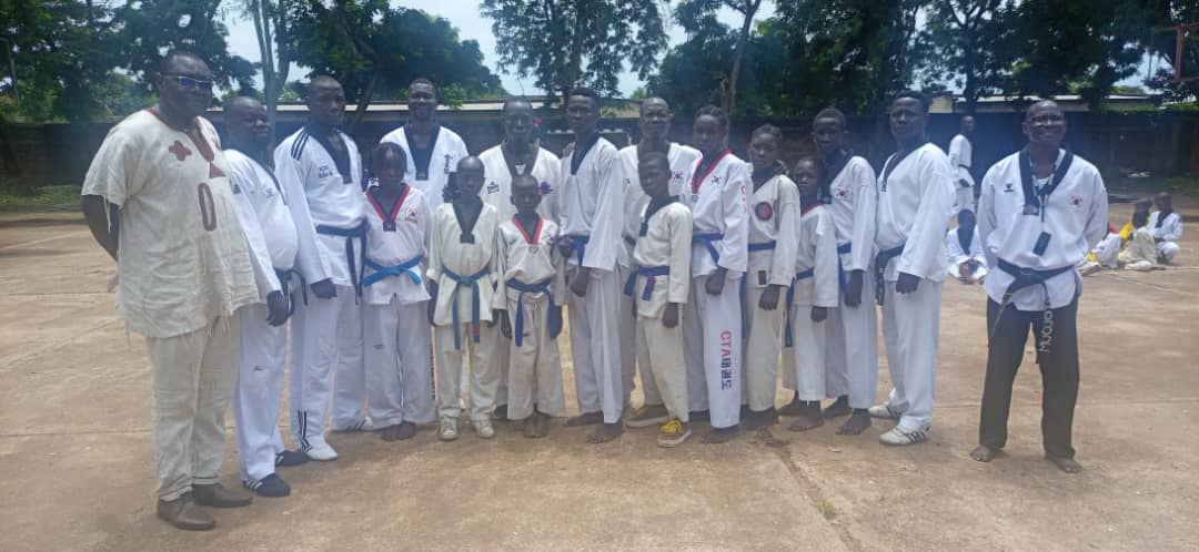 Moundou: La Ligue de Taekwondo du Logone Occidental a organisé ce dimanche 30 Juillet 2023 au centre scout de la commune de Moundou, le passage de grade provincial et national. 76 Taekwondoïstes  de différents clubs de la ville de Moundou passent au grade supérieur.