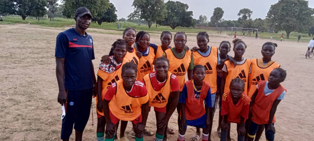 Moundou: Après avoir placé deux de ses joueurs de l’équipe masculine au Centre Multi-Sport Wari-Mana  de Kaélé au Cameroun, Le Logone Football Academy de Bémian met l’accent sur le foot féminin.