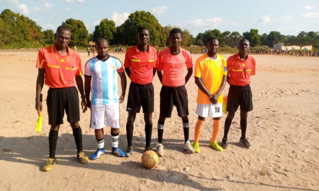 Football : l’équipe As clando de koumra a battu le club As 5e Avenir sur un score de 3 buts à 0 lors de la finale du championnat d’été au terrain municipal du Mandoul.
