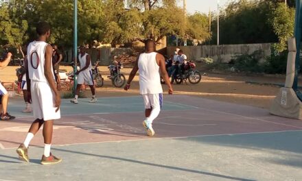 Basketball : Match de la 4e journée de la ligue de Ndjamena , black Cap s’est imposé face à l’équipe deux châteaux par 60 points à 43.