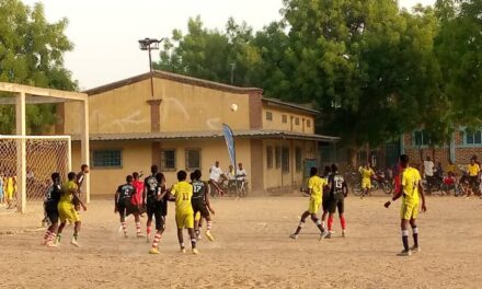 Football : l’équipe du Lycée Saint Yves se qualifie pour la phase finale face au Lycée Collège la Paix.
