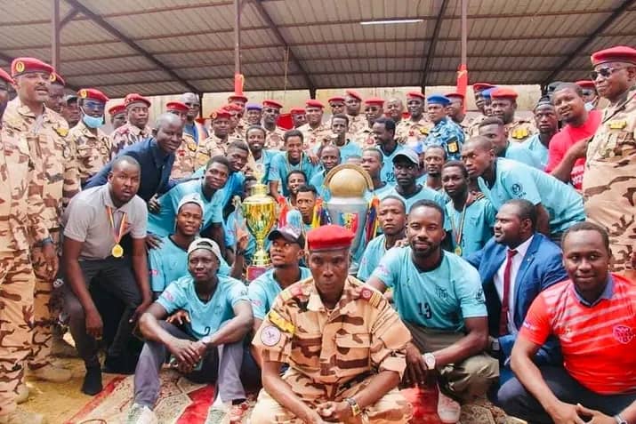 Football : la fin du championnat provincial : une nouvelle ère professionnelle débute.