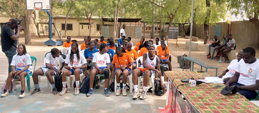 Basketball : dans le cadre de la 3-ème édition de son camp, le DCT fait un communiqué au lycée Sacré-Cœur hier après-midi.