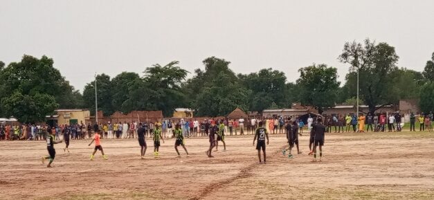 Football : un match amical à Koumra entre les jeunes des quartiers.
