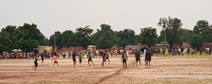 Football : un match amical à Koumra entre les jeunes des quartiers.