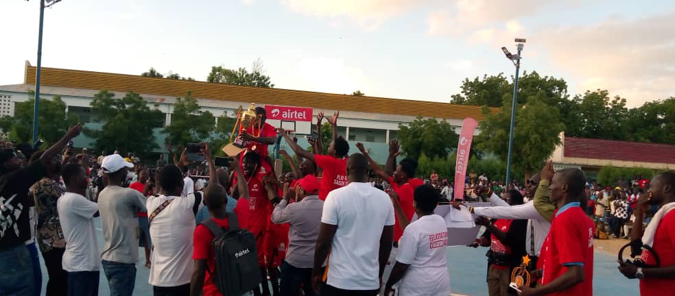 Basketball /Play-offs : Trésor YANKREO et ses coéquipiers ont remporté leur premier titre.