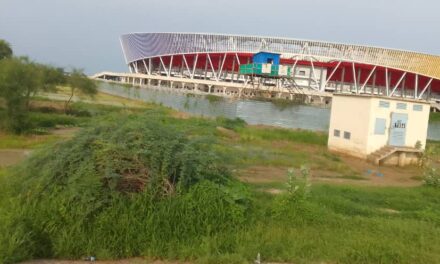 Sport : les enjeux des alentours du nouveau stade de Mandjafa en construction.