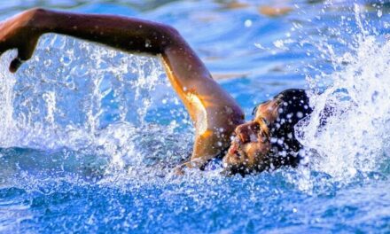 Sport : Plongeons dans les bienfaits de la natation, un trésor méconnu au Tchad.