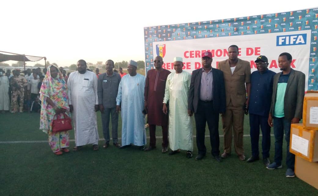 Football : cérémonie de remise de ballons par la fédération tchadienne de football aux différents clubs et la ligue provinciale de Ndjamena ce jour, 24 octobre 2024 au stade académie de Farcha.