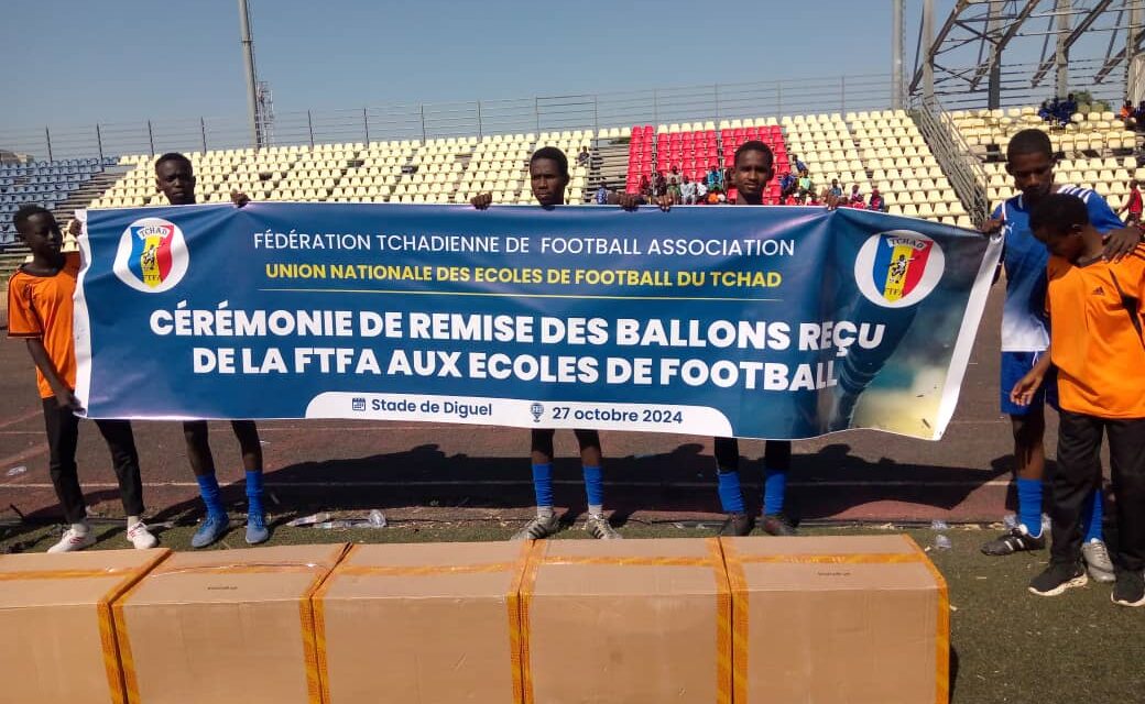 Football : cérémonie de remise de ballons aux différents centres de formation des 10 communes de Ndjamena  ce matin au stade de diguel.