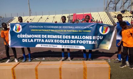 Football : cérémonie de remise de ballons aux différents centres de formation des 10 communes de Ndjamena  ce matin au stade de diguel.