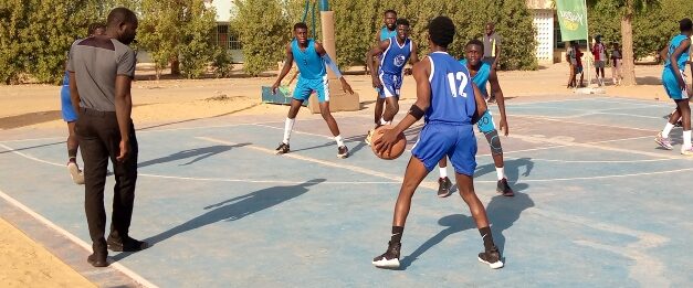 Basketball : les Lamantins ont remonté face à Amtock City et prennent la tête du classement.