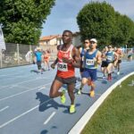 Athlétisme : l’homme aux 12 poumons enchaînent des performances