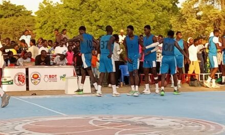 Basketball play off:  les hommes d&rsquo;amtoukoui ont fait vibrer le plateau du lycée Félix Eboué.
