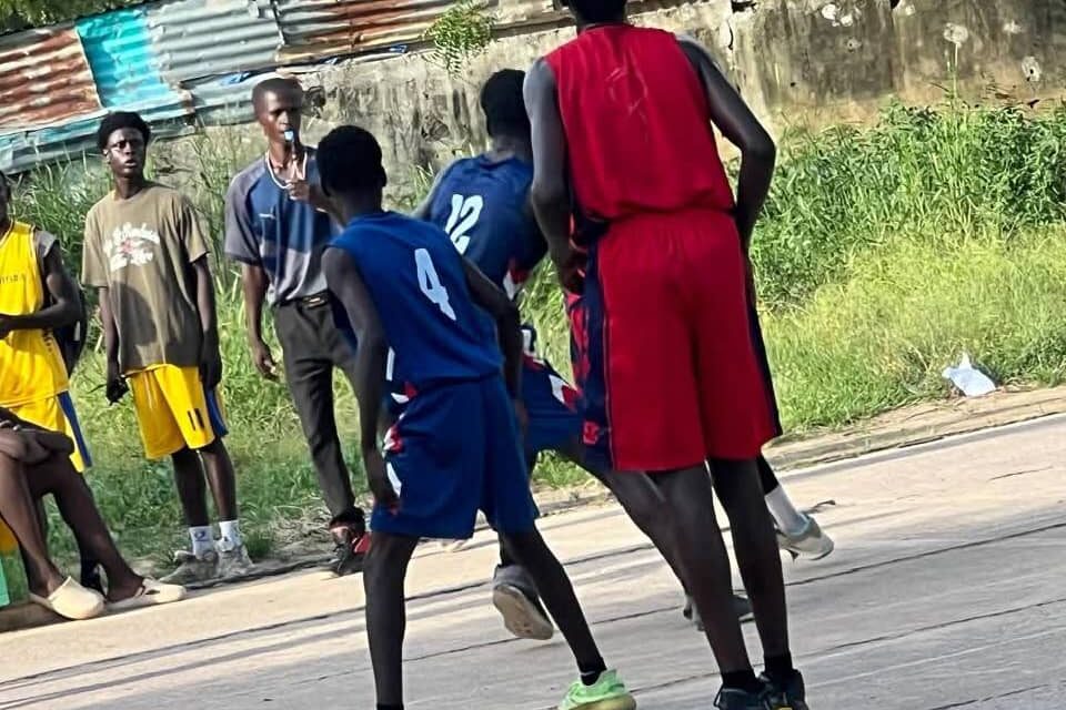 Basketball tournoi junior. : le centre des jeunes Don Bosco cartonne koundoul et rejoint DCT en finale.