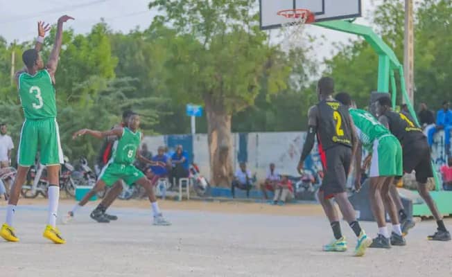 Basketball championnat de Ndjamena : les hommes de Marc ngoniri victorieux face aux jeunes d&rsquo;amtock city.