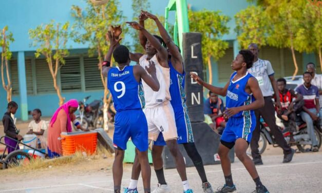 Basketball championnat de Ndjamena : après une bataille pleine de suspens, As fire basketball tire l&rsquo;épingle de son côté.