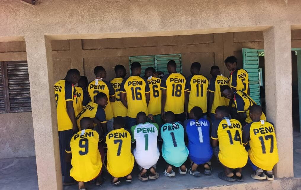 Football Mandoul : les ligues départementales de Koumra au rendez-vous de distribution de kit sportif